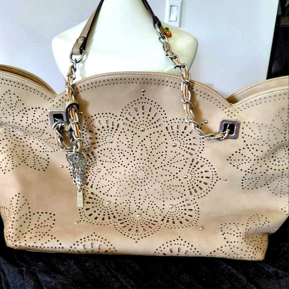Jessica Simpson Elegant Beige Laser-Cut Tote Bag - Picture 1 of 10